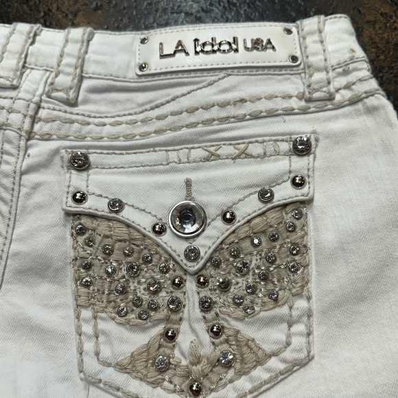 L.A. Idol White Jean Shorts - Picture 4 of 7
